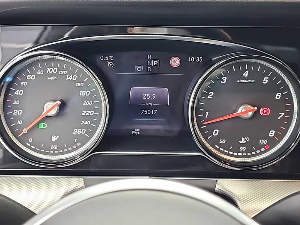 Mercedes Benz E class - Vista 6