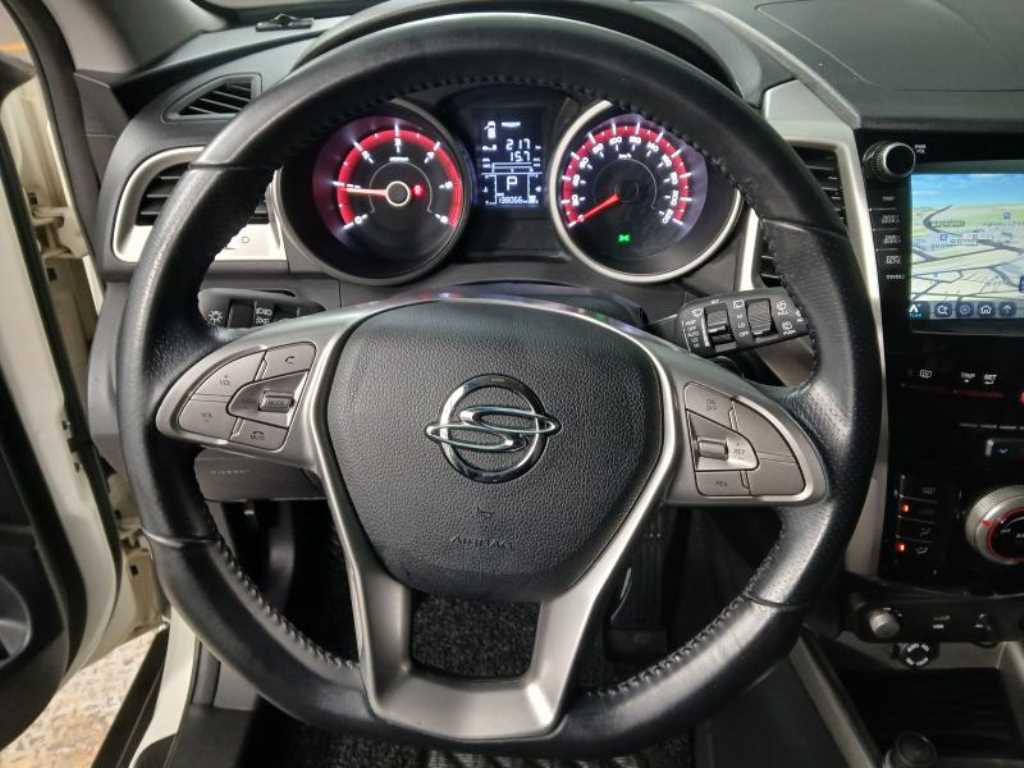 Ssangyong Tivoli - Vista 8