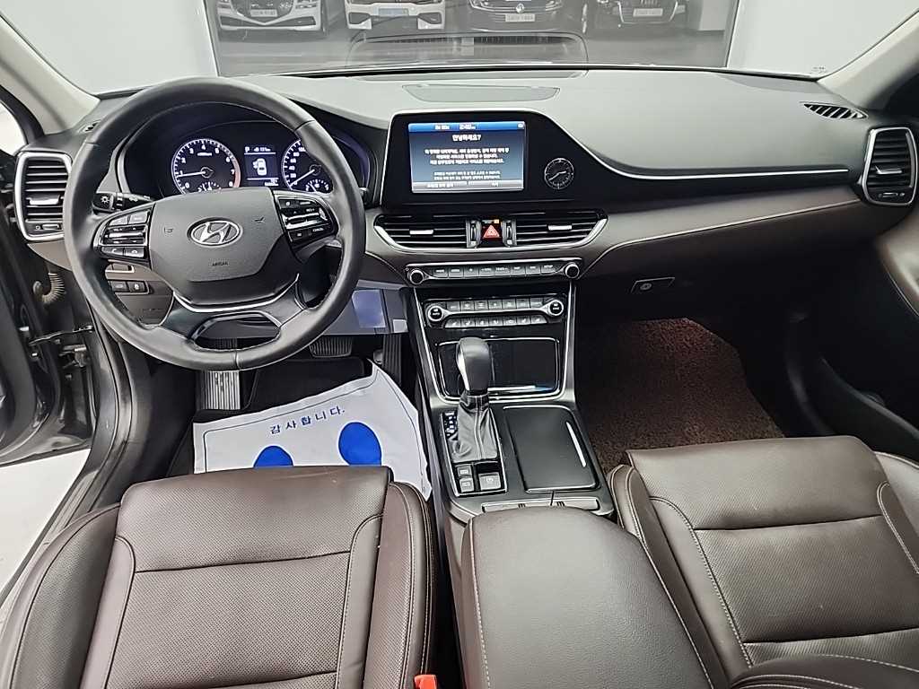 HYUNDAI Grandeur - Vista 7