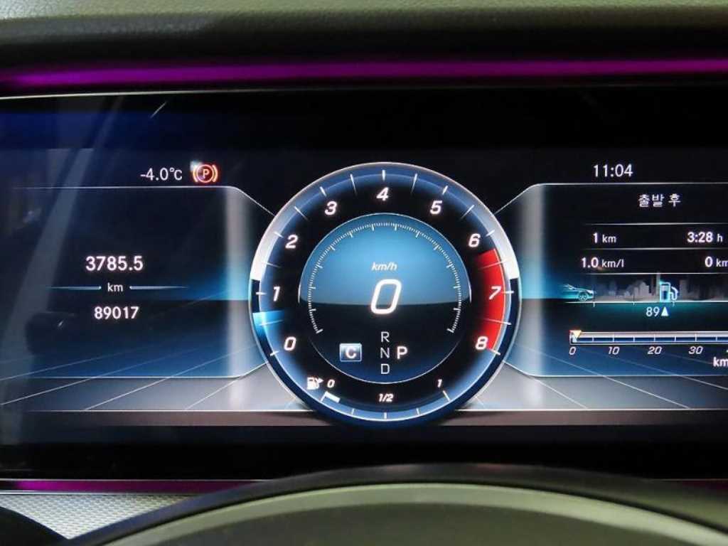 Mercedes Benz E class - Vista 9