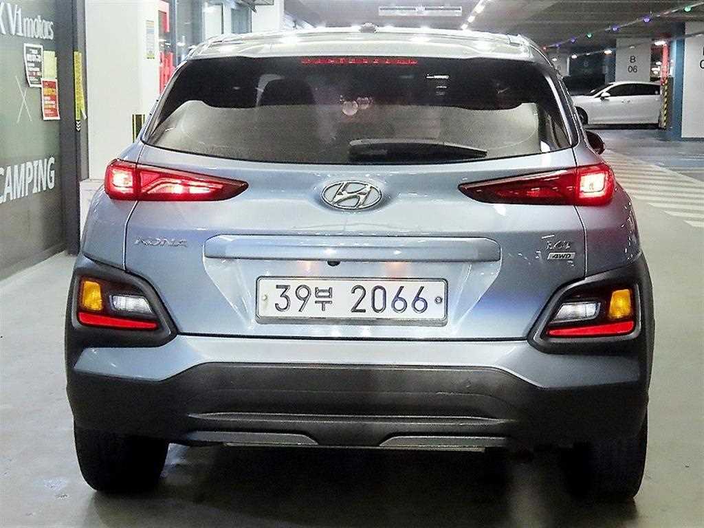 HYUNDAI Kona - Vista 5