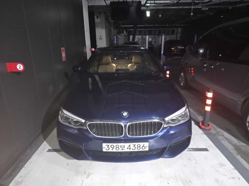 BMW 5 Series - Vista 5