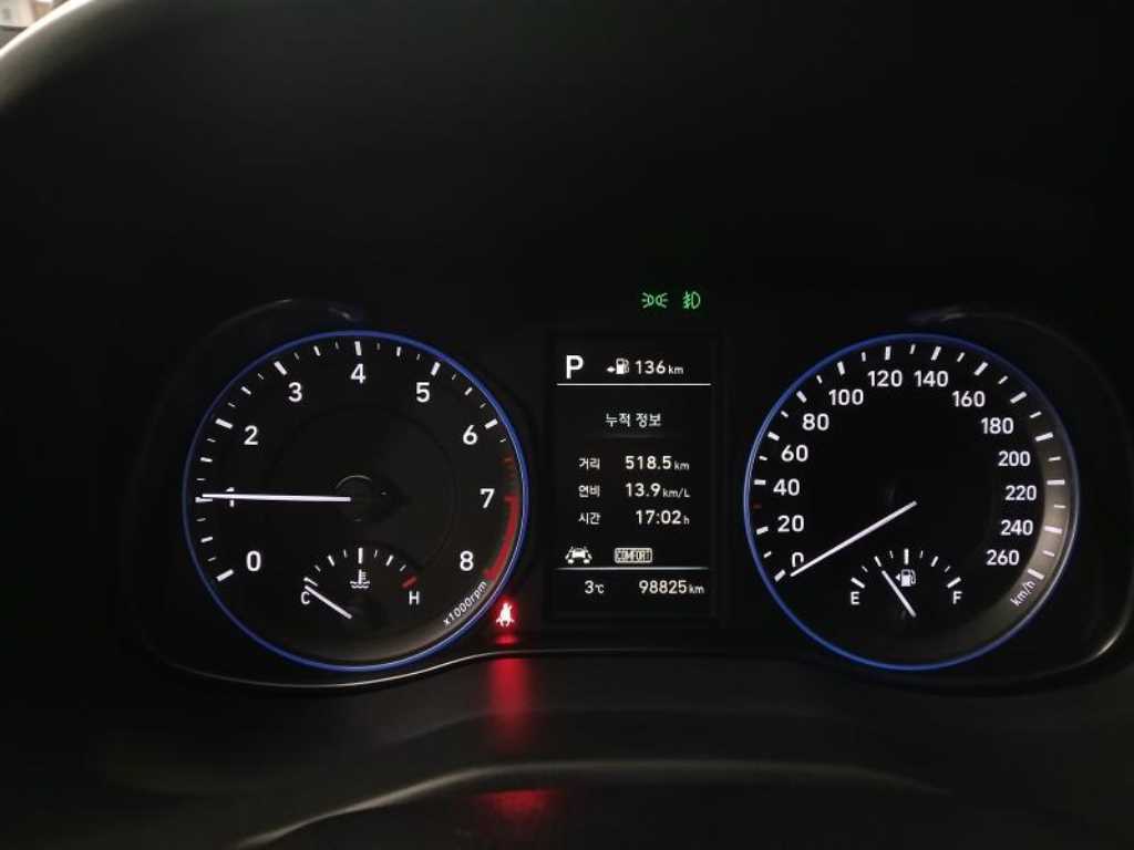 HYUNDAI Kona - Vista 9