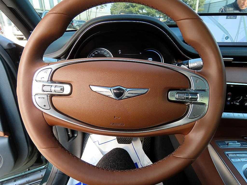 Genesis GV70 - Vista 8