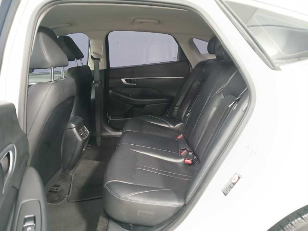 HYUNDAI Sonata - Vista 7