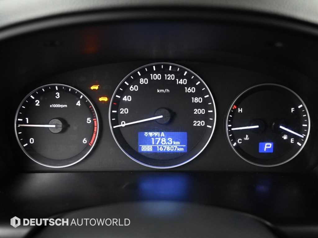 HYUNDAI Starex - Vista 8