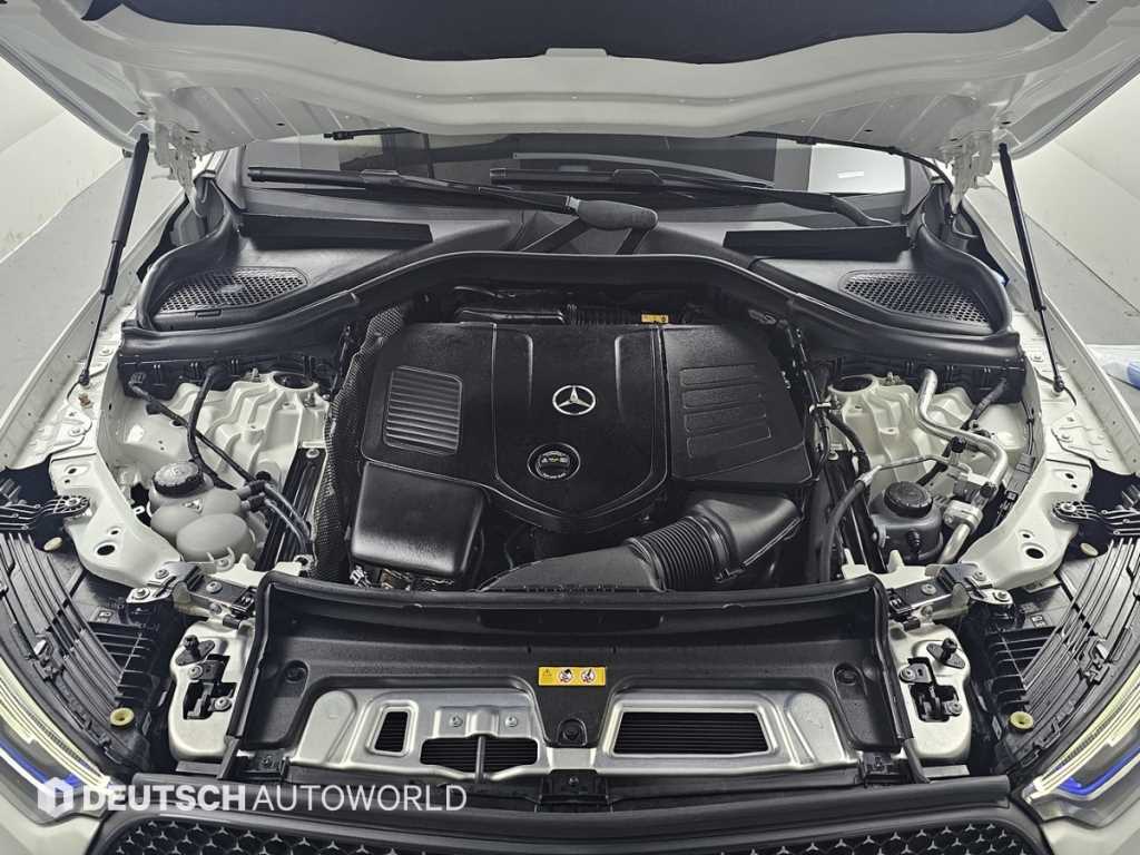 Mercedes Benz GLC Class - Vista 6