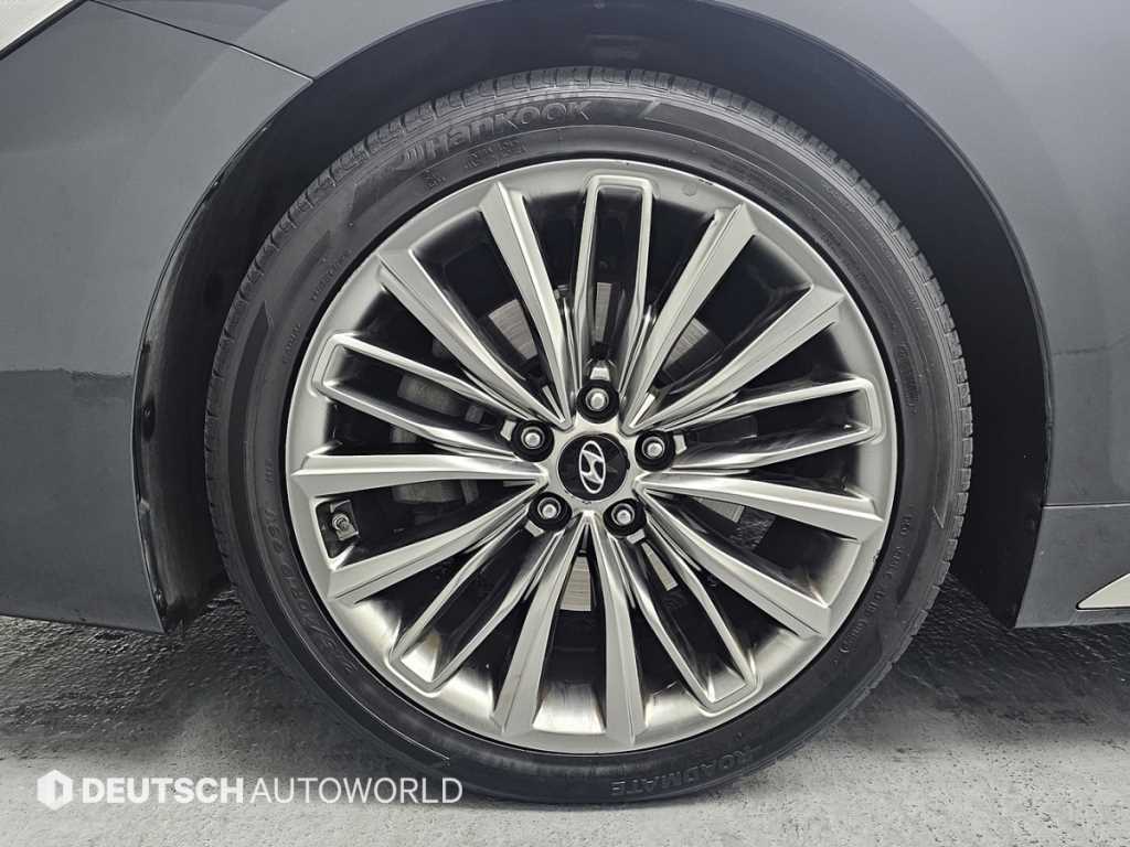 HYUNDAI Grandeur - Vista 5