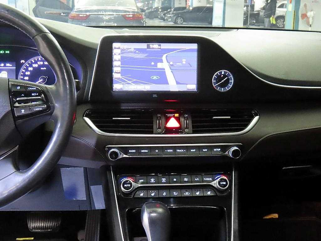 HYUNDAI Grandeur - Vista 11