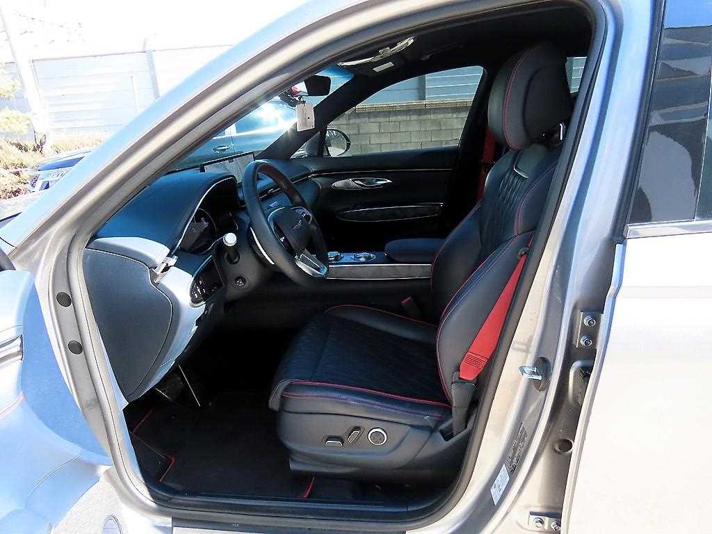 Genesis GV70 - Vista 5