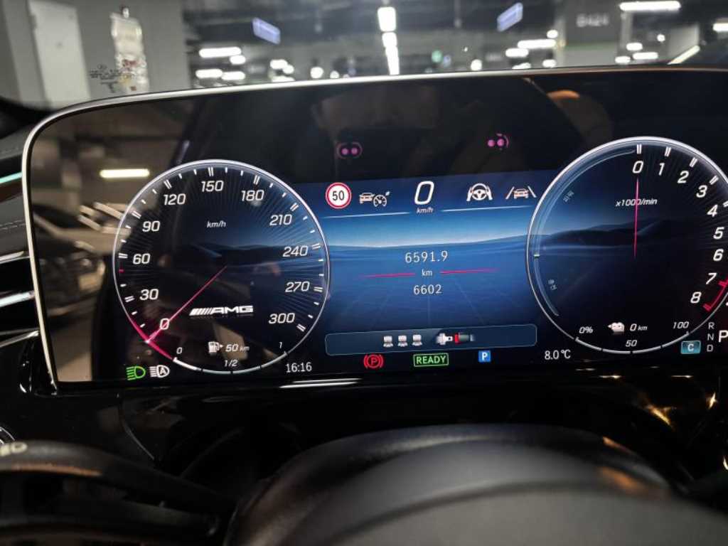 Mercedes Benz E class - Vista 9