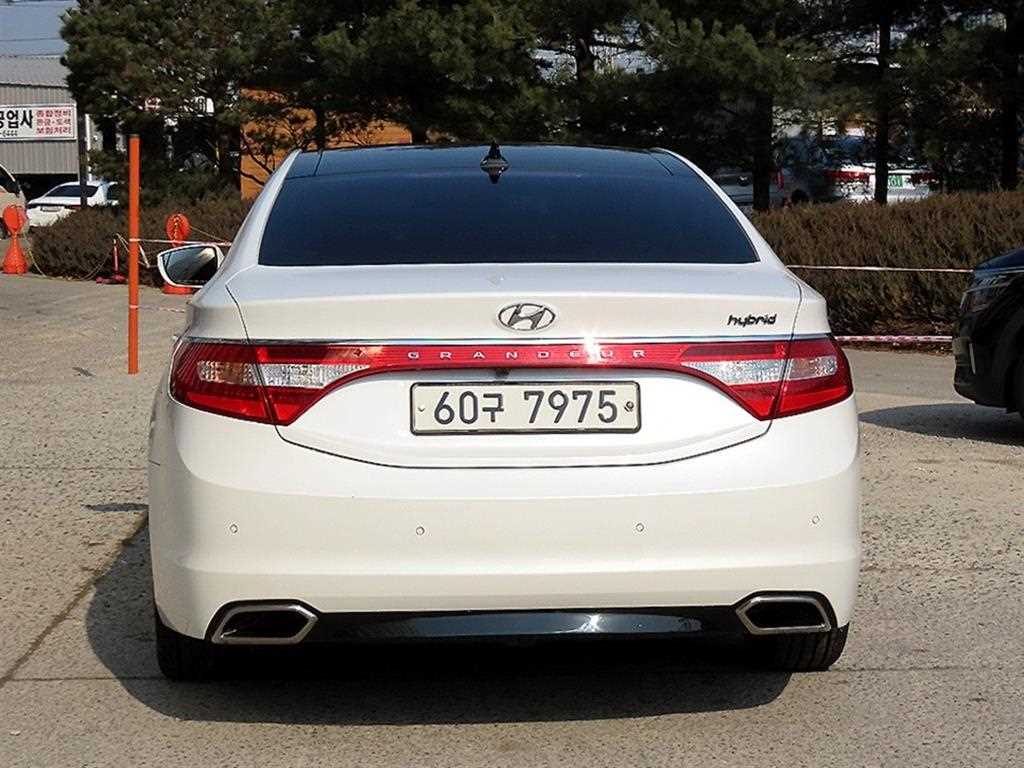 HYUNDAI Grandeur - Vista 4