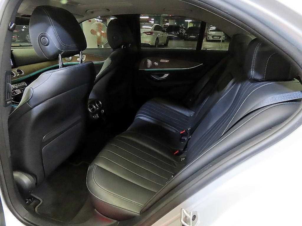 Mercedes Benz E class - Vista 7