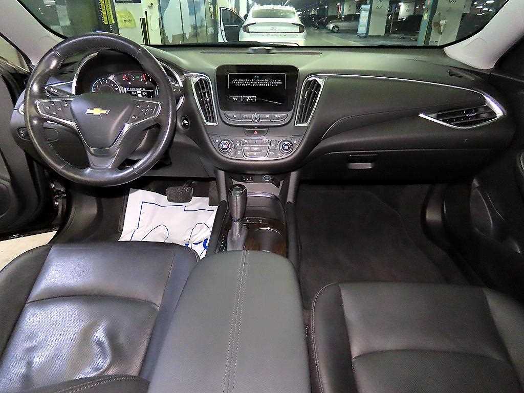 Chevrolet Malibu - Vista 10