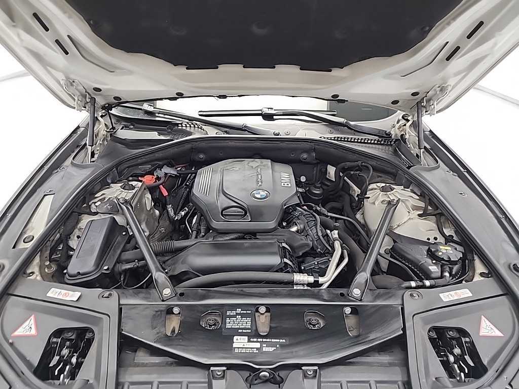 BMW 5 Series - Vista 5