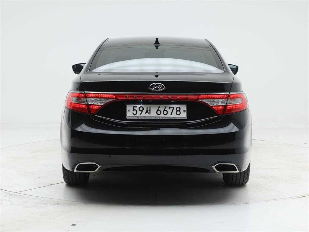 HYUNDAI Grandeur - Vista 5