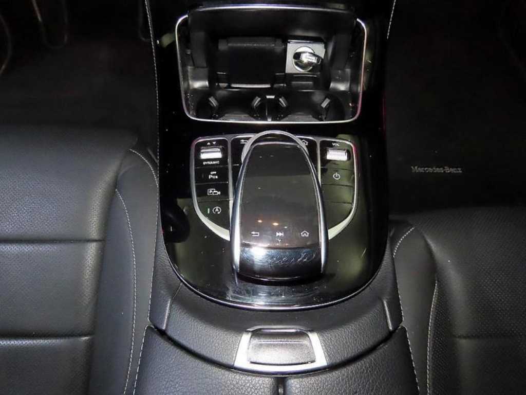 Mercedes Benz E class - Vista 12