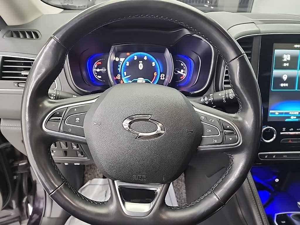 SAMSUNG QM6 - Vista 9