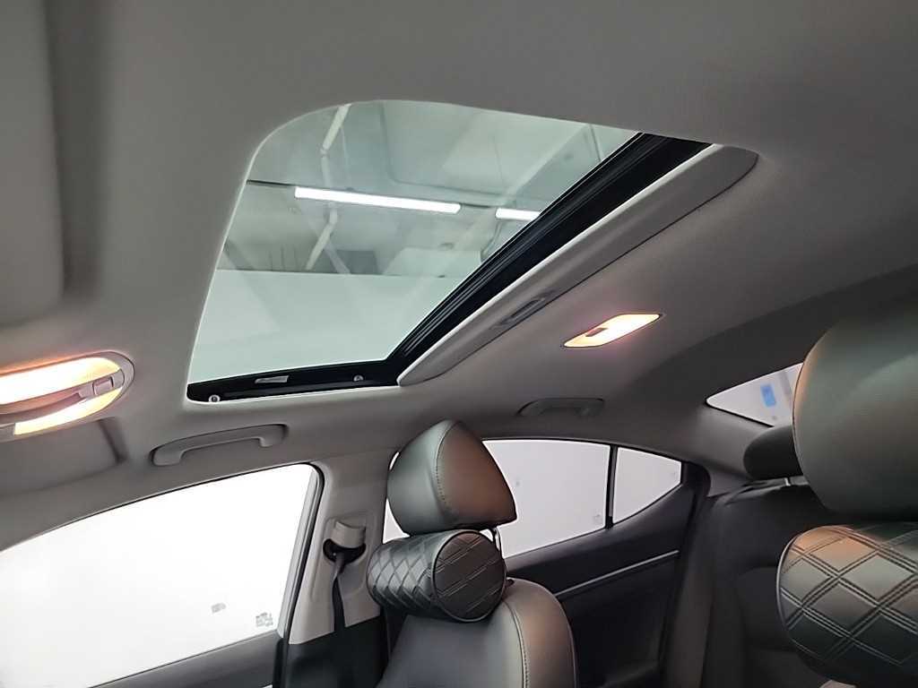 HYUNDAI Avante 2018 Blanco - Importación desde Corea - HF Imports Iquique - Foto 13