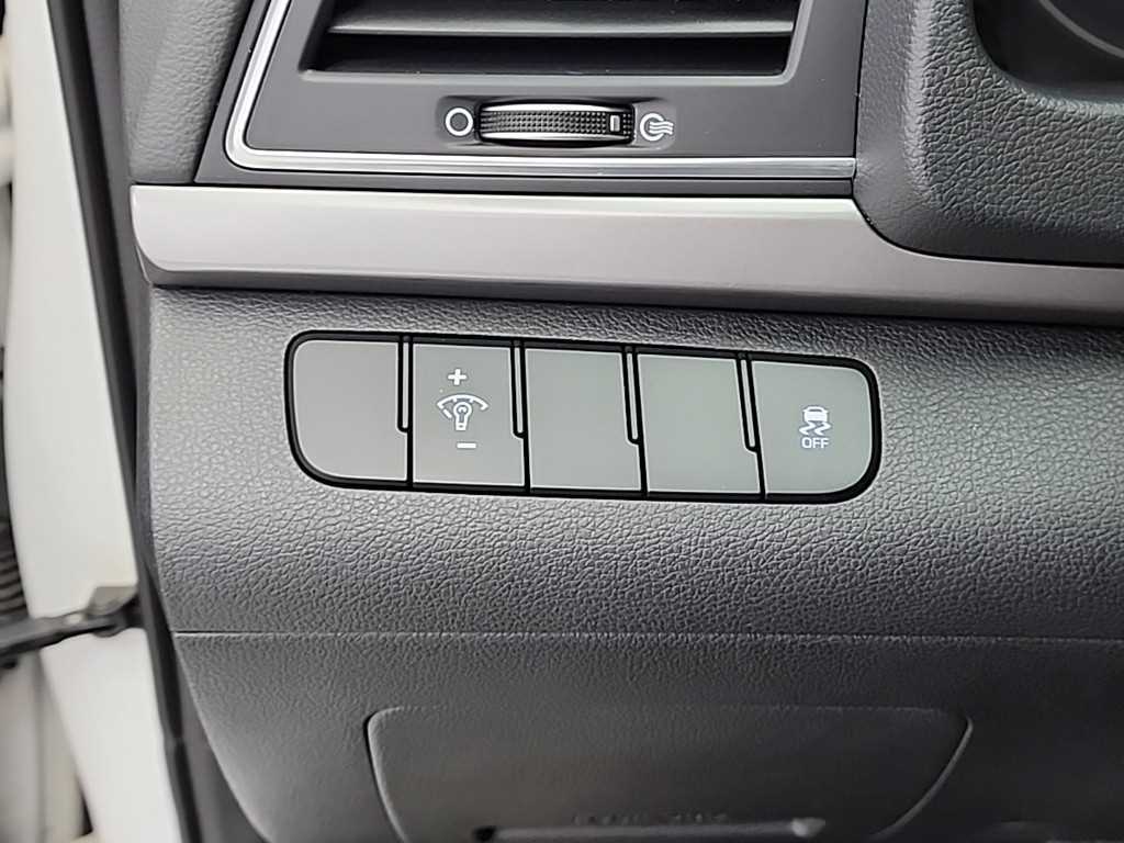 HYUNDAI Avante 2016 Blanco - Importación desde Corea - HF Imports Iquique - Foto 17