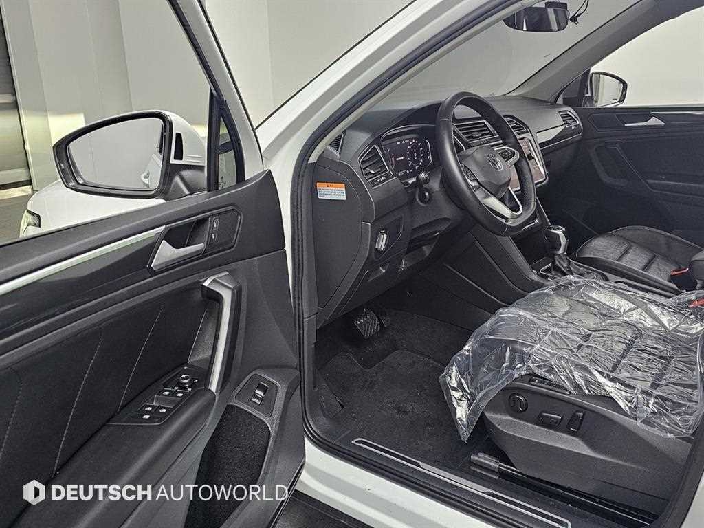 Volkswagen Tiguan - Vista 11