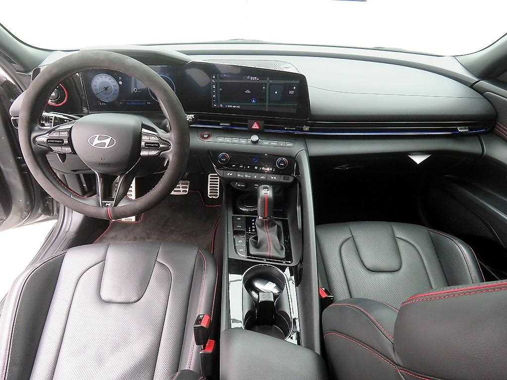 HYUNDAI Avante - Vista 7