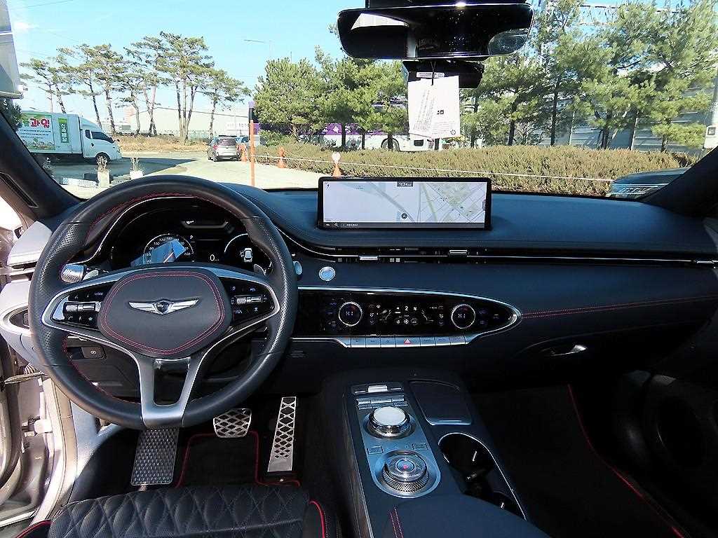 Genesis GV70 - Vista 7