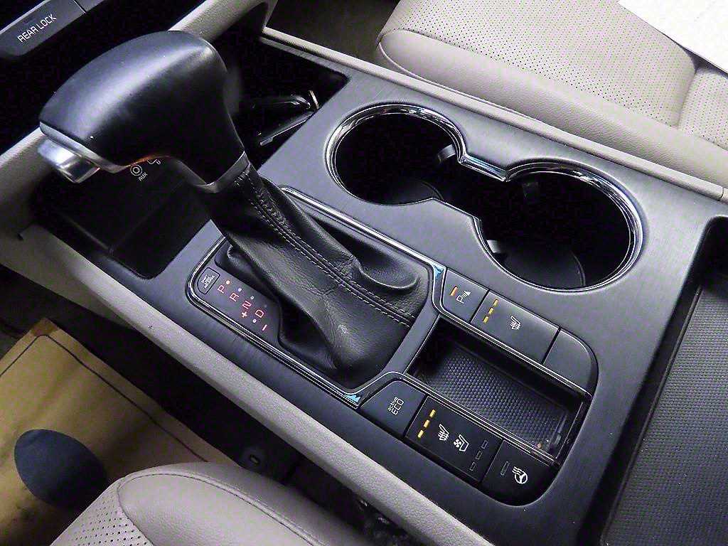 KIA Carnival - Vista 10