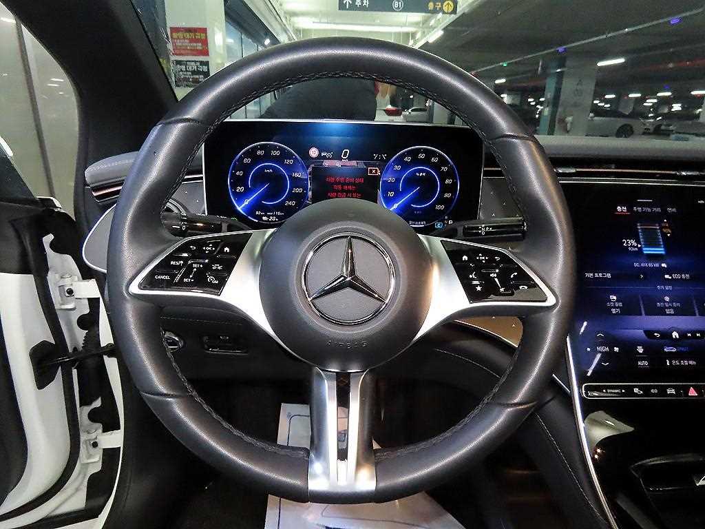 Mercedes Benz EQE - Vista 5