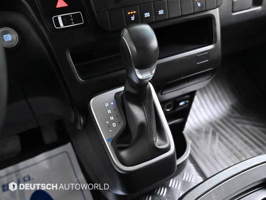 HYUNDAI Staria - Vista 9