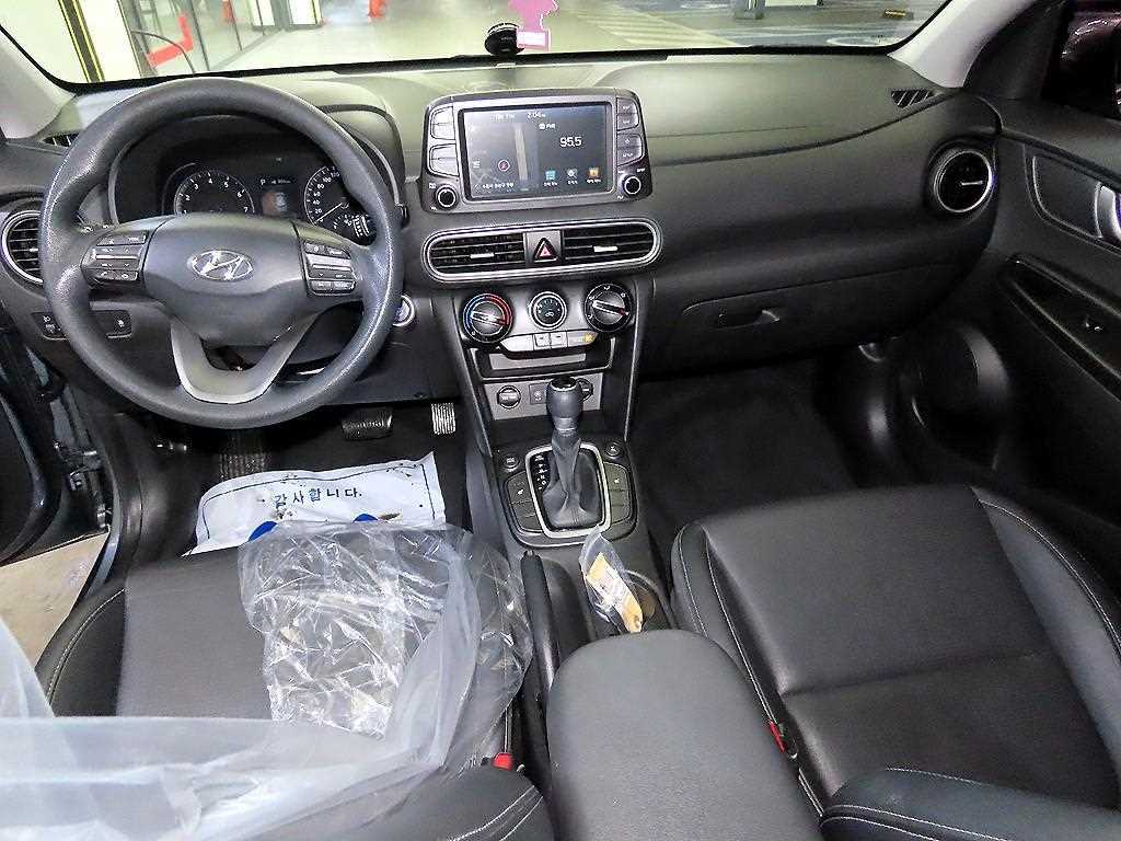 HYUNDAI Kona - Vista 10