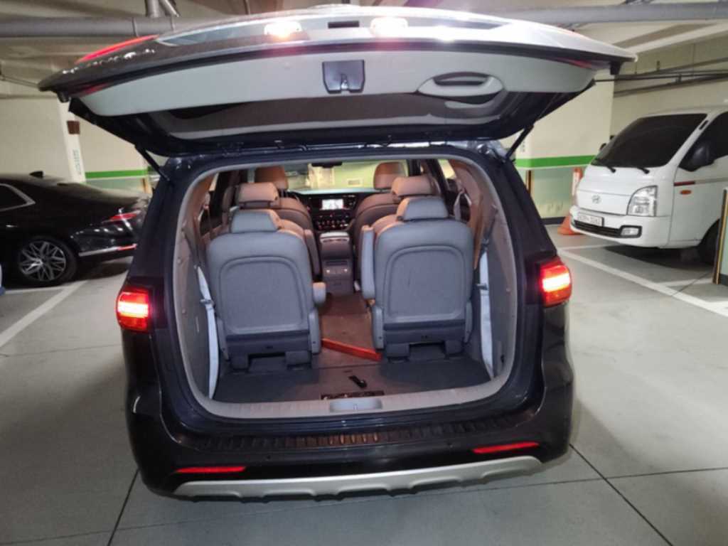 KIA Carnival - Vista 5