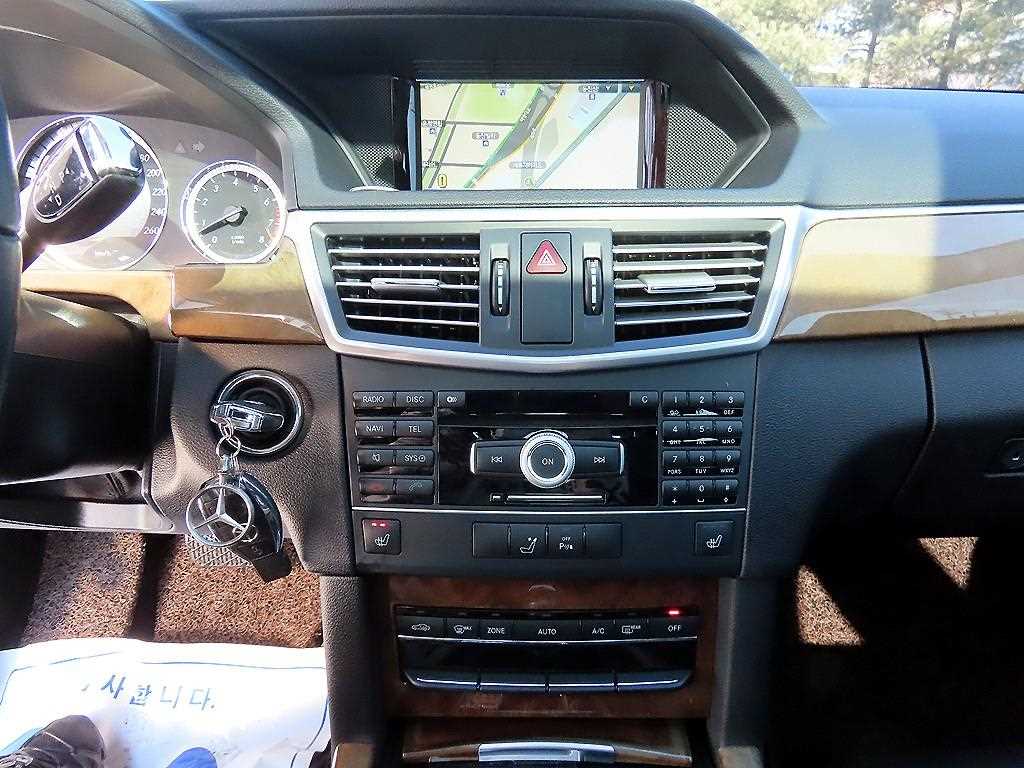 Mercedes Benz E class 2011 Plateado - Importación desde Corea - HF Imports Iquique - Foto 14