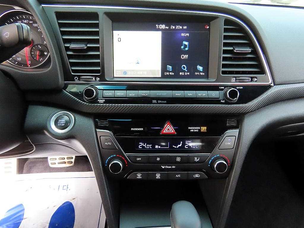 HYUNDAI Avante 2018 Blanco - Importación desde Corea - HF Imports Iquique - Foto 13