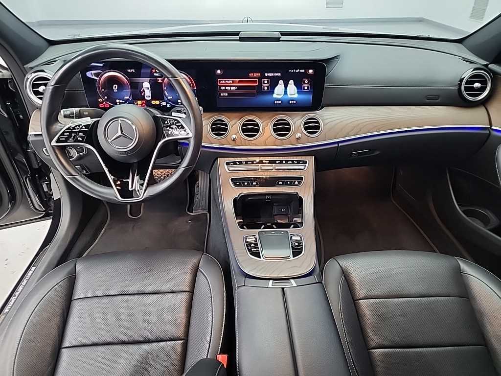 Mercedes Benz E class - Vista 7