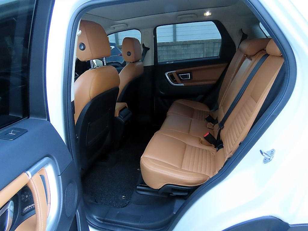 Land Rover Discovery Sports - Vista 6