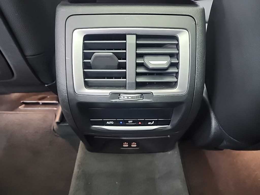 BMW iX3 2024 Plateado - Importación desde Corea - HF Imports Iquique - Foto 13