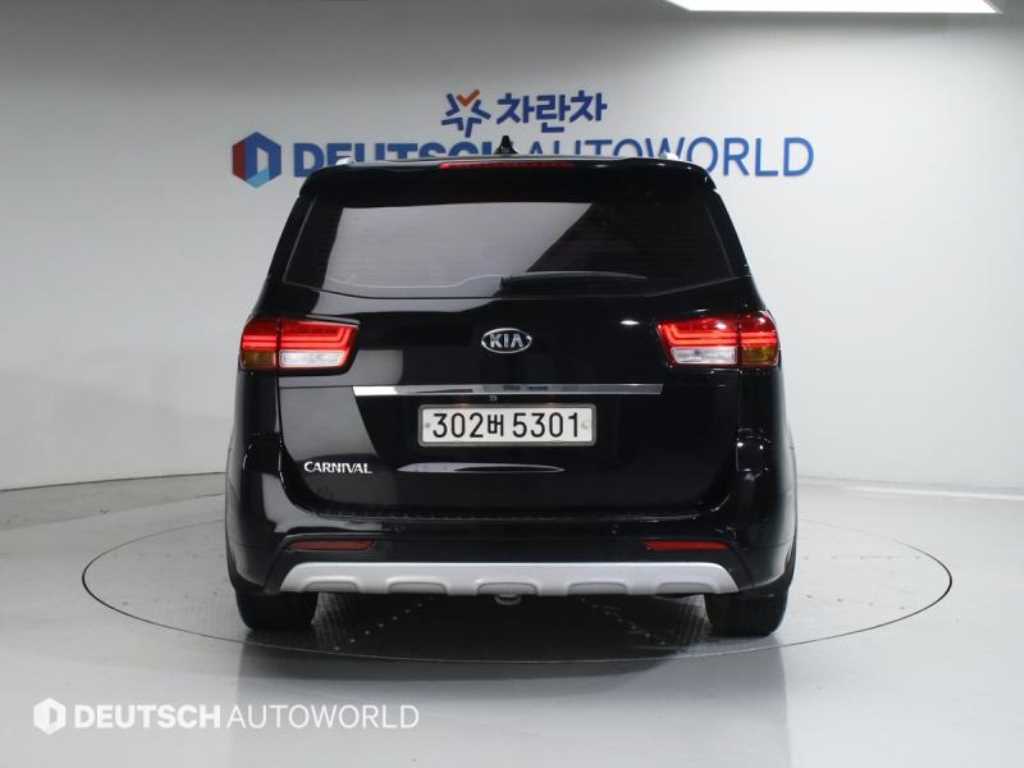 KIA Carnival - Vista 4