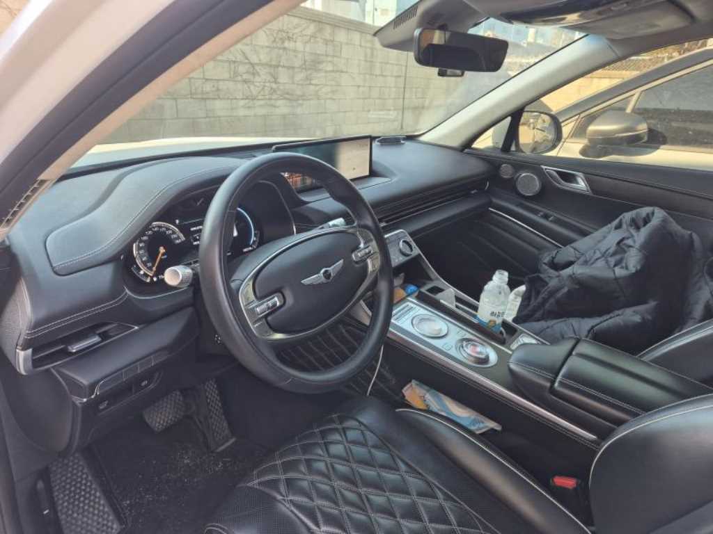 Genesis GV80 - Vista 7