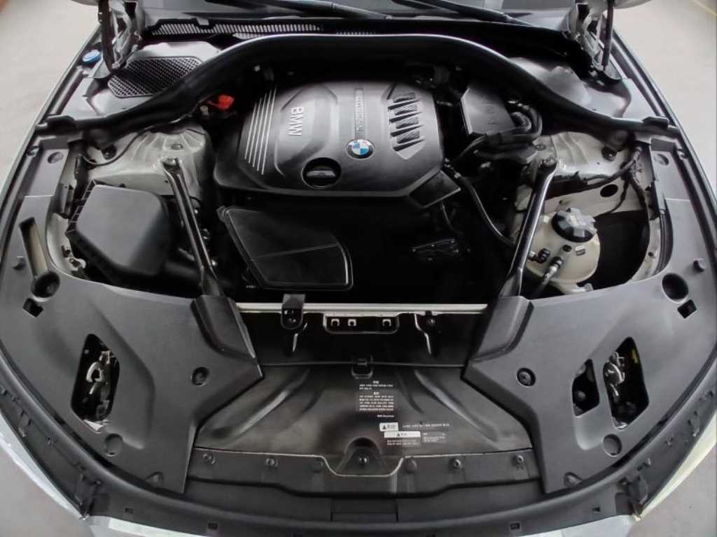 BMW 5 Series 2018 Blanco - Importación desde Corea - HF Imports Iquique - Foto 19