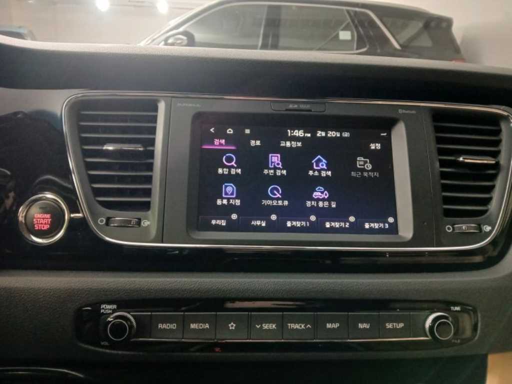 KIA Carnival - Vista 10