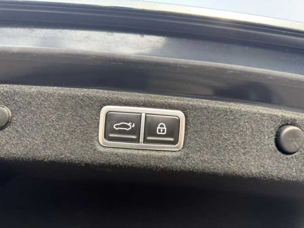 HYUNDAI Grandeur - Vista 11