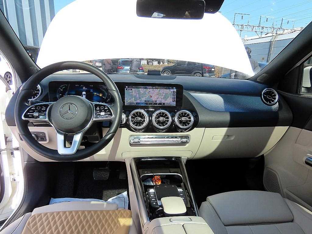 Mercedes Benz GLA Class - Vista 7
