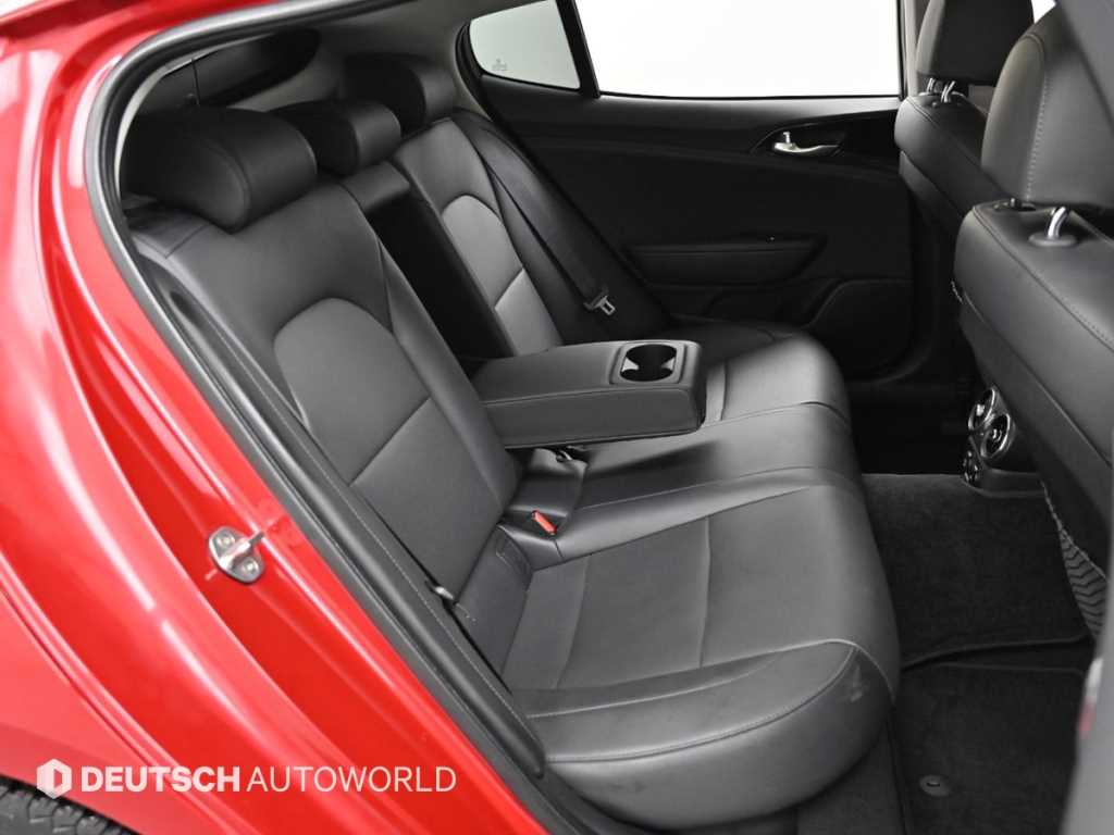 KIA Stinger - Vista 12