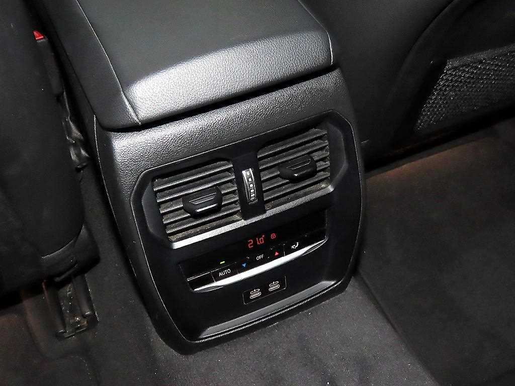 BMW 3 series 2022 Azul - Importación desde Corea - HF Imports Iquique - Foto 13