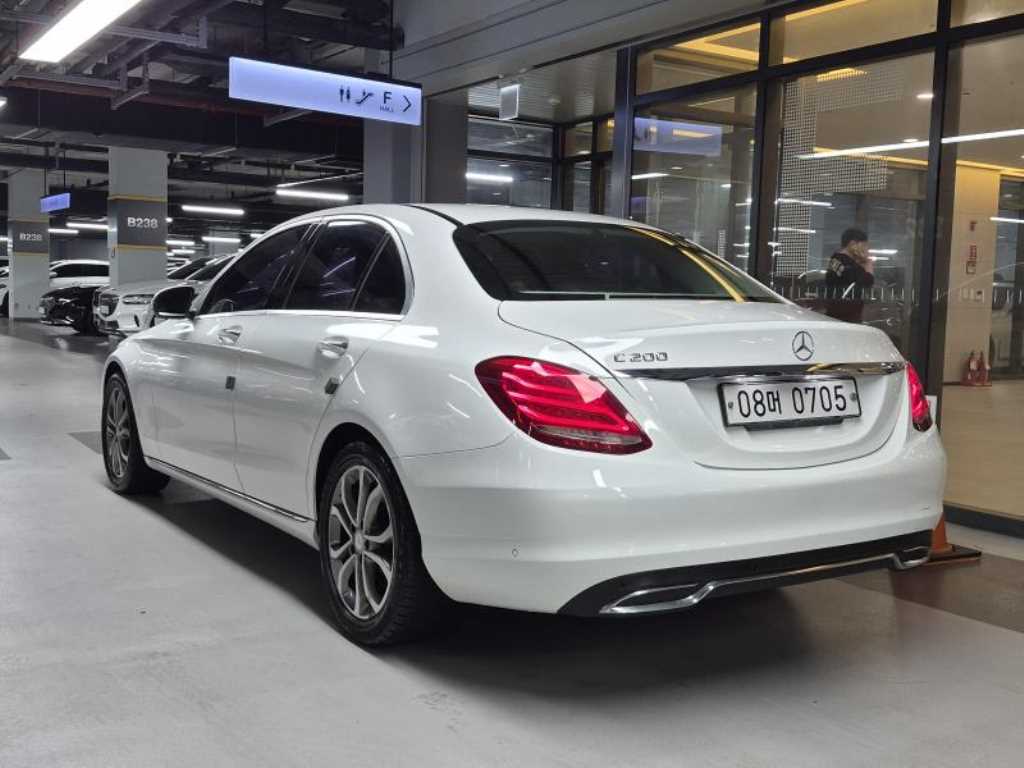 Mercedes Benz C Class - Vista 3