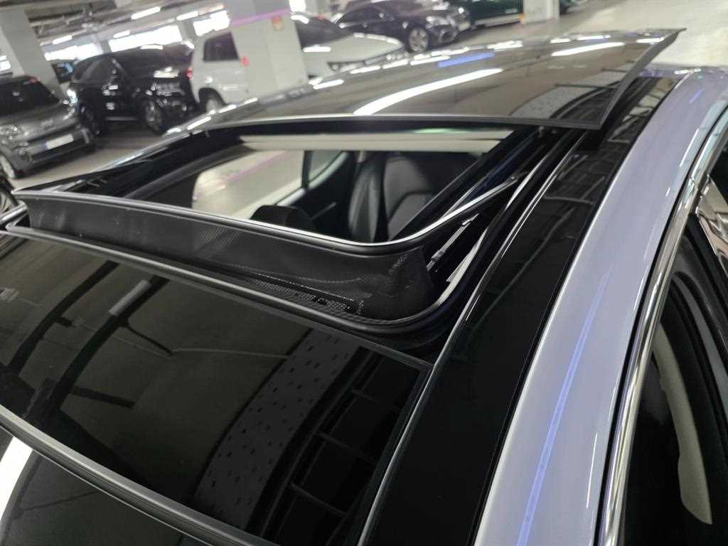 Genesis G70 - Vista 8