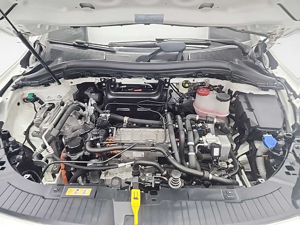 Mercedes Benz EQA - Vista 5