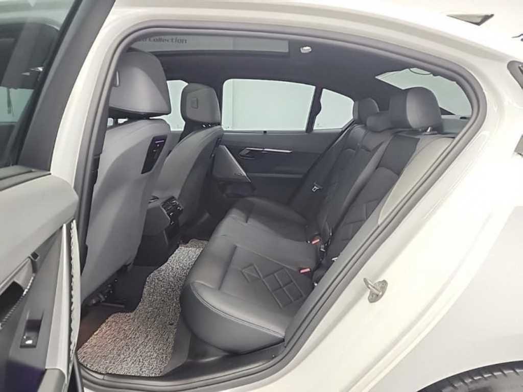 BMW 5 Series - Vista 11