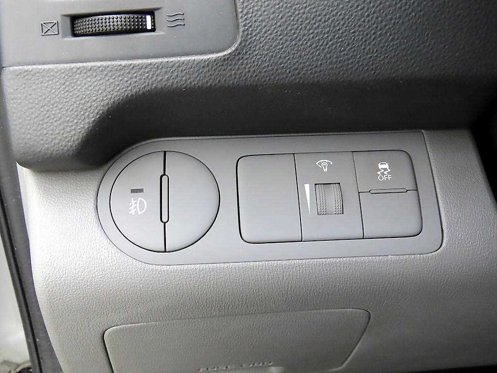 HYUNDAI Starex - Vista 12